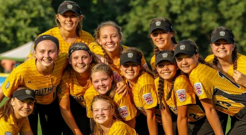 Fetitele astea au fost descalificate din Liga din cauza unei poze! Ce imagine au incarcat pe social media