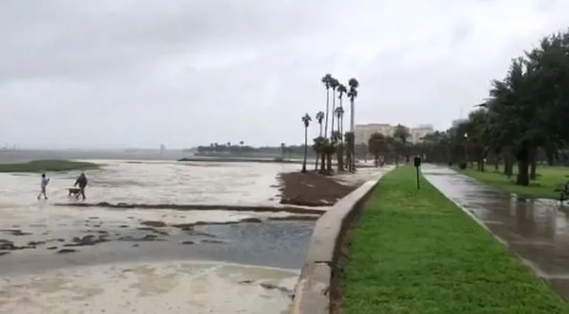 Fenomenul bizar aparut dupa ce uraganul Irma a trecut! Oamenii s-au socat cand au vazut ce a ramas in locul Oceanului Atlantic VIDEO