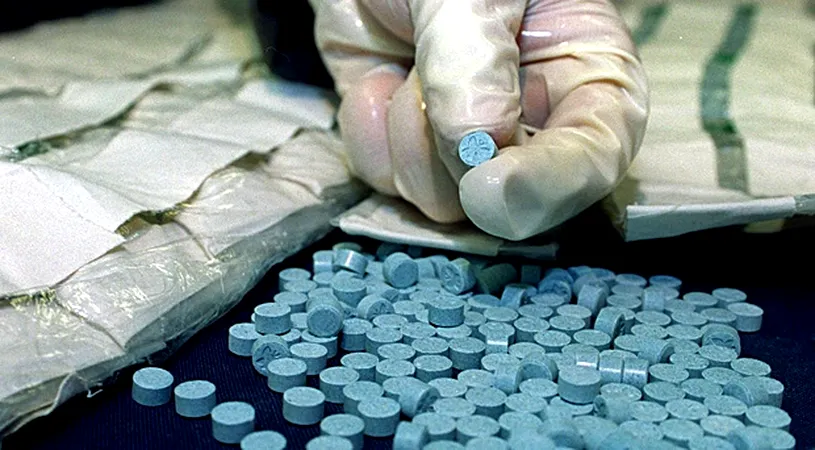 Sute de pastile de ecstasy, descoperite în locuința unui sătmărean