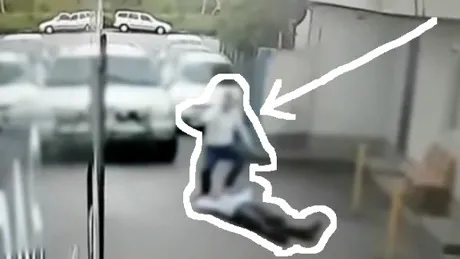 Un politist a batut un sofer de autobuz, in public. Imaginile VIDEO sunt socante: l-a lasat lat, pe trotuar!