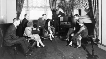 Magia unei invenții care a fermecat Bucureștiul, în cuvintele unui mare scriitor interbelic