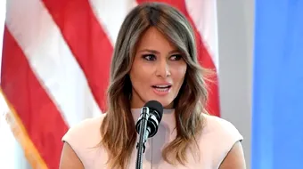 Melania Trump, cu lopata in mana, dar cu tinuta de dineu. Imaginea a ajuns virala pe internet