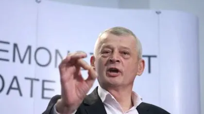 Sorin Oprescu, relaxat și bronzat după sentința definitivă de 10 ani cu executare. Chirurgul stă la adăpost în Grecia