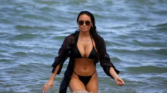 Un celebru model de lejerie intima a innebunit barbatii pe plaja