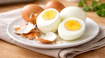 Trucul bunicii pentru ouă fierte care se curăță ușor