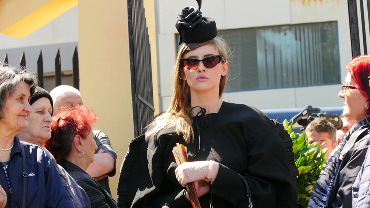 Iulia Albu a facut prima declaratie dupa inmormantarea lui Razvan (6) 