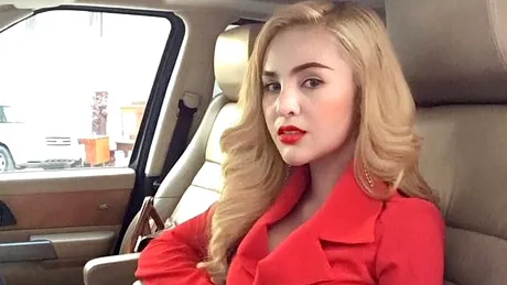 Actrita aceasta e din Cambodgia si tara i-a interzis sa mai faca filme timp de un an! Motivul este stupid si nemaintalnit pana acum! La Hollywood nu vezi asta