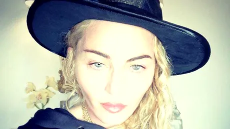 Incredibil! Madonna și-a făcut implanturi în fesiere la 61 de ani