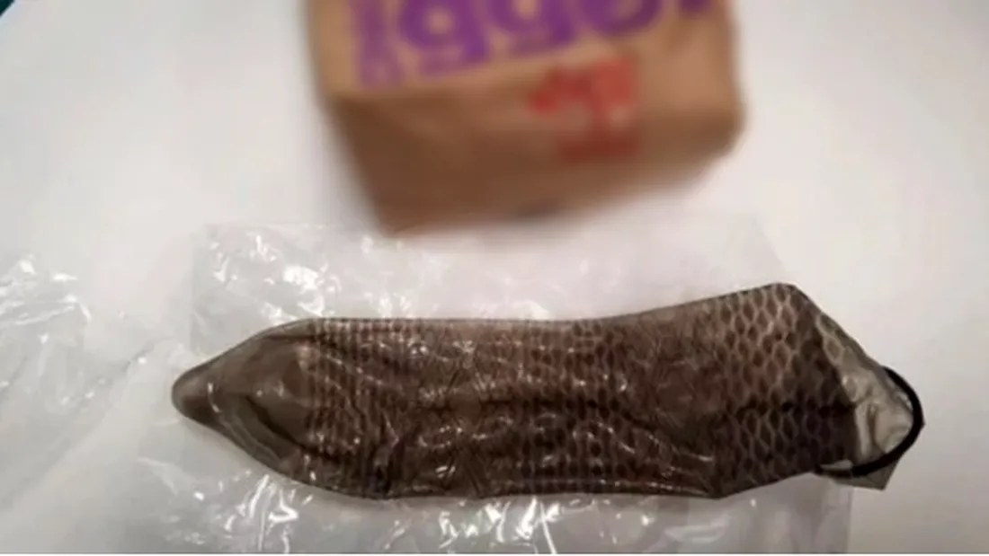 S-a gasit un prezervativ folosit intr-un fast-food renumit. Oamenii au fost oripilati