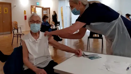 Aproape incredibil: O femeie de 101 ani, supravieţuitoare a gripei spaniole, vaccinată anti-Covid