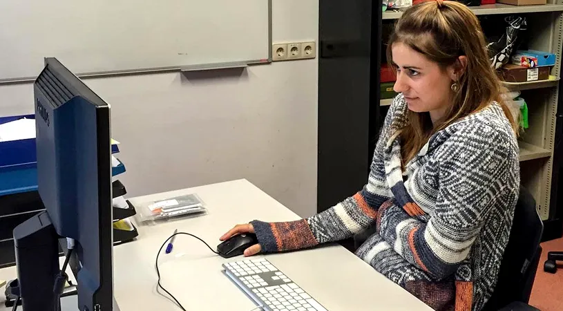 O femeie a fost concediata din cauza hainelor sale. Ce purta femeia la munca, zi de zi