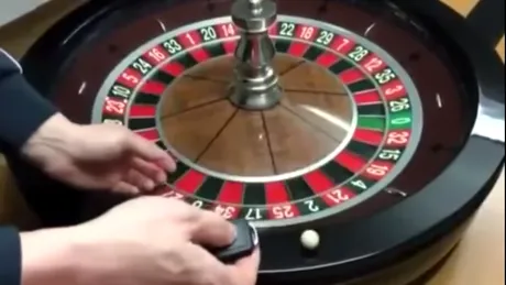 VIDEO! Cum se triseaza la ruleta cu bile masluite si magneti. Metoda pe care o practica si unele casinouri