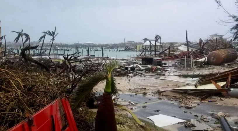 Uraganul Dorian a devastat arhipelagul Bahamas iar până acum s-au înregistrat cel puțin cinci morți