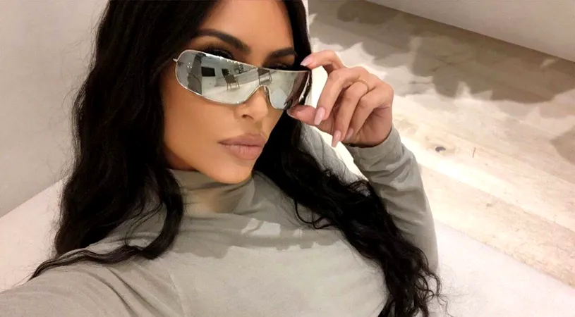 Kim Kardashian, aparitie de infarct. S-a imbracat complet in latex, intr-un costum mult prea mulat