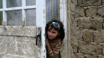 Bunicul baiatului logodit cu fata de 11 ani care ar fi fost deflorata de soacra: „Nu a fost luata cu japca. Asa e traditia”