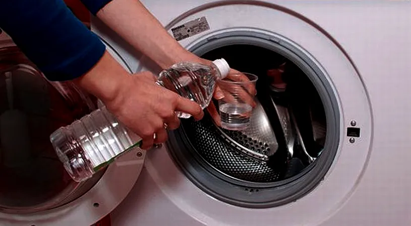 Trucul genial să scapi definitiv de mirosul urât din mașina de spălat. Nu vei mai avea probleme cu filtrul și garnitura