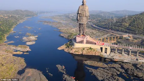 Crezi ca stii care e cea mai mare statuie din lume?! Mai gandeste-te! Tocmai a fost inaugurata in India si a costat 500 de milioane de euro!