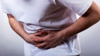 Acuza dureri cumplite de burta, asa ca a mers la spital! Dupa ce i s-au facut analize amanuntite, doctorii au crezut ca nu vad bine. Ce au descoperit