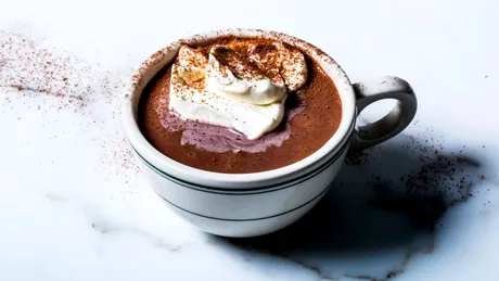 Cea mai bună ciocolata caldă din lume. Ingredientul secret care-i dă un gust divin. Rețeta perfectă folosită de toate gospodinele