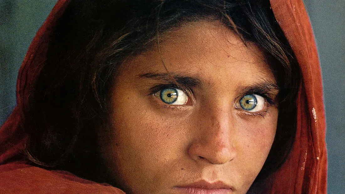 Cum arata astazi fetita cu ochii verzi din Afganistan care a cucerit intreaga planeta de pe coperta National Geographic! Sotul si fiica cea mare i-au murit! VIDEO