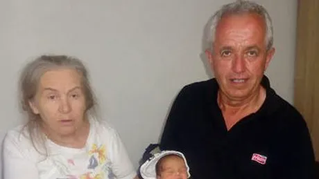 A devenit mama la 60 de ani, dar fericirea ei a durat putin! Ce i-a facut sotul sau la scurt timp dupa ce a nascut