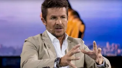 Sicriul lui Felix Baumgartner a ajuns în Austria, dar ancheta continuă în Italia. Sunt lucruri neclare