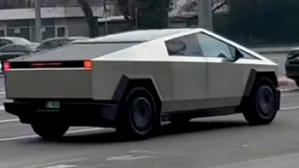 Concurs de ironii la adresa unui Cybertruck văzut în Constanța! Cu ce au comparat românii mașina