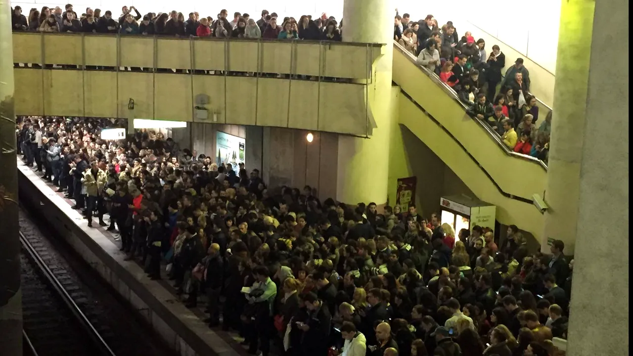 tren deraiat la metrou Bucuresti Metrorex 4 