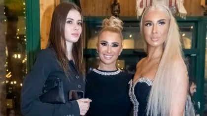 Rebecca, fiica Anamariei Prodan, și-a adus iubitul american în România, la primul ei vernisaj de pictură în țară. E „serioasa” familiei