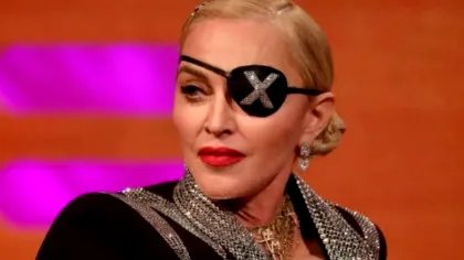 Madonna și-a dus iubitul la Gala Met 2025. Vedeta a uimit cu noul său look. Foto