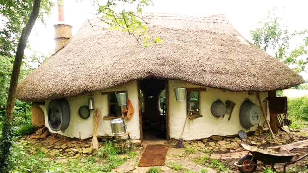 250-cob-house 