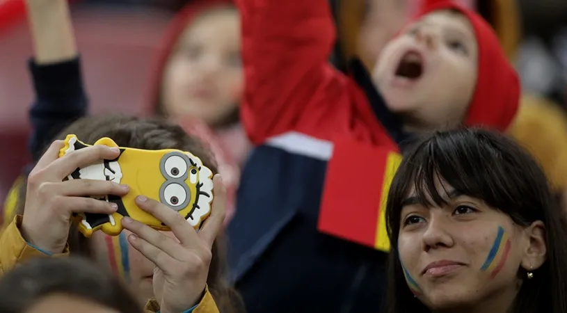Copiii romani care au participat ieri la meciul Romania - Norvegia au devenit vedete