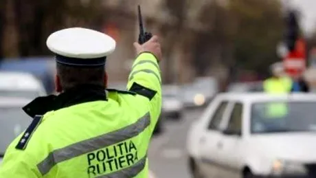 S-a schimbat legea! Ce trebuie să ştie toţi şoferii, ai voie să depăşeşti o căruţă pe linie continuă?