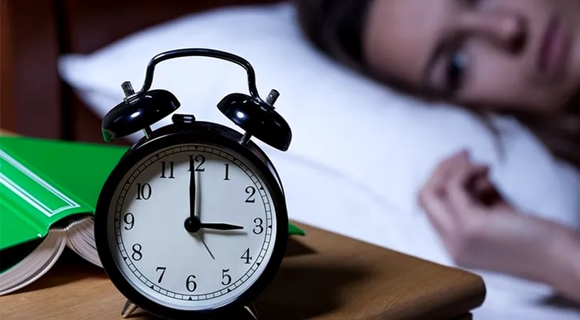 Cum să adormi mai repede. 7 trucuri care te scapă de insomnie