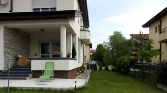 S-au mutat intr-o casa pe care o inchiriasera recent! Toate bune, pana intr-o zi cand au observat o usa care ducea la subsol. Au coborat si au fugit speriati: ce se ascundea la 2 metri sub pamant