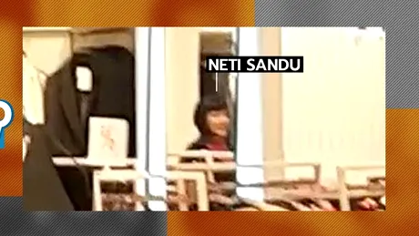 EXCLUSIV | Neti Sandu, shopping la mall înainte de Crăciun! Ce a probat minute în șir, fiind indecisă de model și culoare