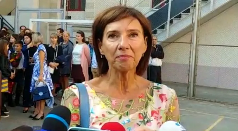 Câți bani câștigă, de fapt, Carmen Iohannis! Prima Doamnă a țării este profesoară la o școală din Sibiu