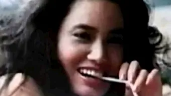 Un fotomodel si-a injectat ulei pentru gatit in fata. Motivul este halucinant