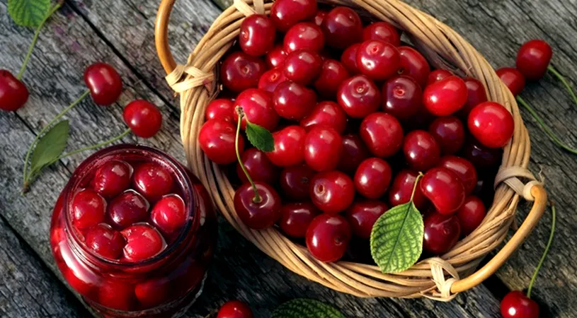 Cu cât a ajuns să se vândă 1 kg de cireșe în Piața Gorjului din București. Clienții au crezut că nu văd bine!