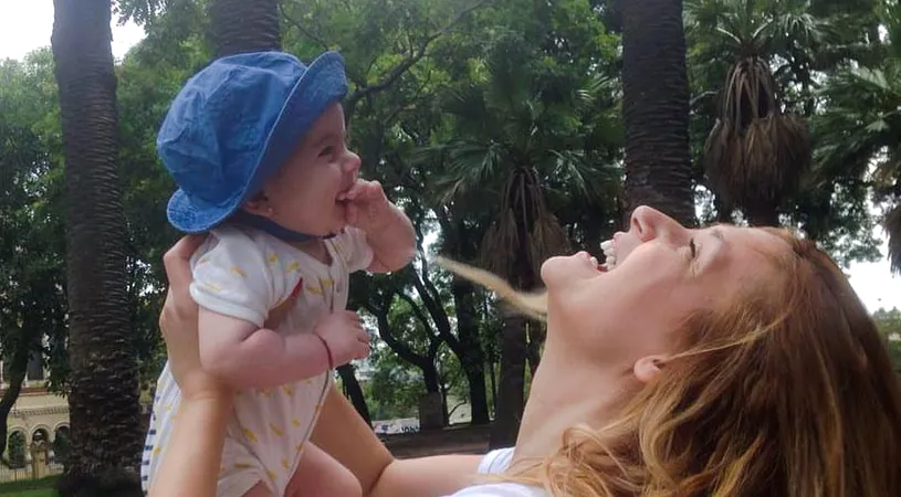 Mamica Amalia Enache petrece cu Alma in Argentina, la inceput de an