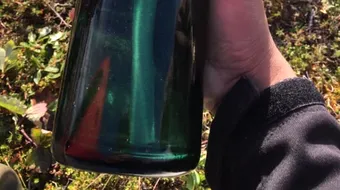 Mesajul vechi de 50 de ani gasit intr-o sticla lansata la apa de un marinar rus