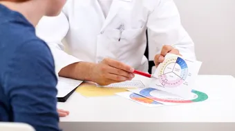 Codul Muncii, modificat! Femeile ar putea primi o zi liberă pe lună. Iată când se acordă