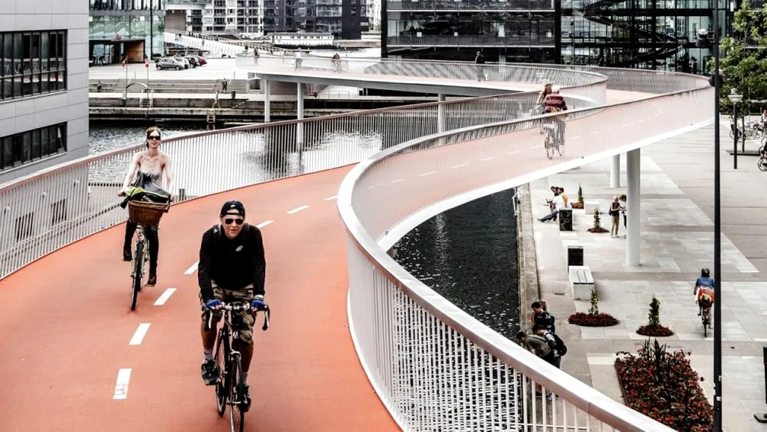 Germania deschide o autostrada de 100 de kilometri pentru biciclete care va uni 10 orase! WOW, la ce nivel sunt nemtii!