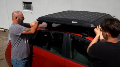 Cât costă PANOURILE SOLARE care se montează pe mașină? VIDEO