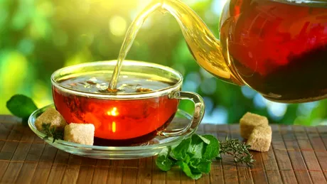 Cele mai bune ceaiuri de slabit – Top 5 ceiuri care ard caloriile rapid