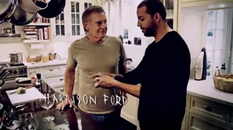 Magicianul care i-a sucit mintile lui Harrison Ford! I-a ascuns cartea intr-un fruct de pe masa! Reactia lui e dementiala