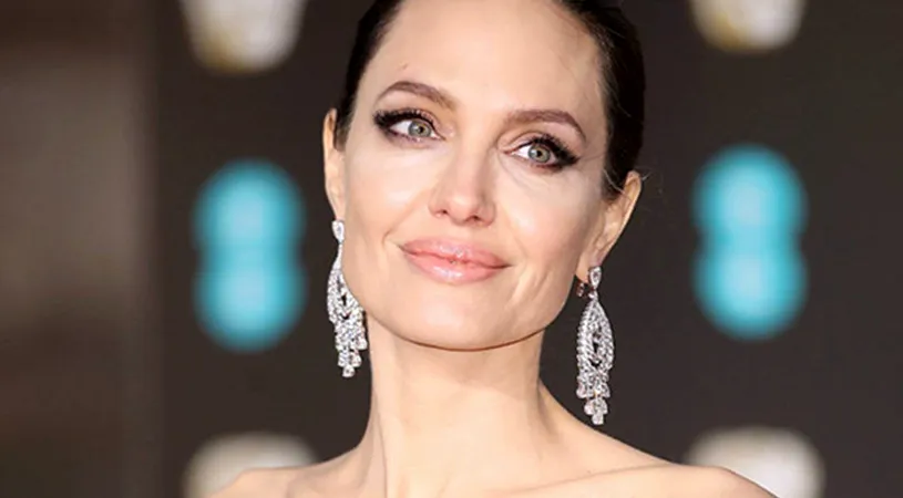 Angelina Jolie a pozat nud! Cea mai frumoasă femeie din lume nu mai este doar piele și os