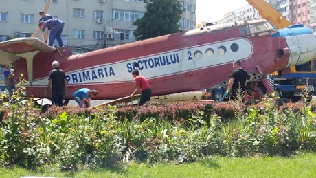 Avionul lui Ontanu' este mutat pentru a doua oara din Colentina! Va fi dus la fier vechi