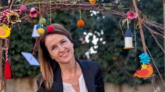Când dragostea pentru doamna învățătoare devine o capcană. Pericolul din spatele „cultului personalității” la grădiniță și școală