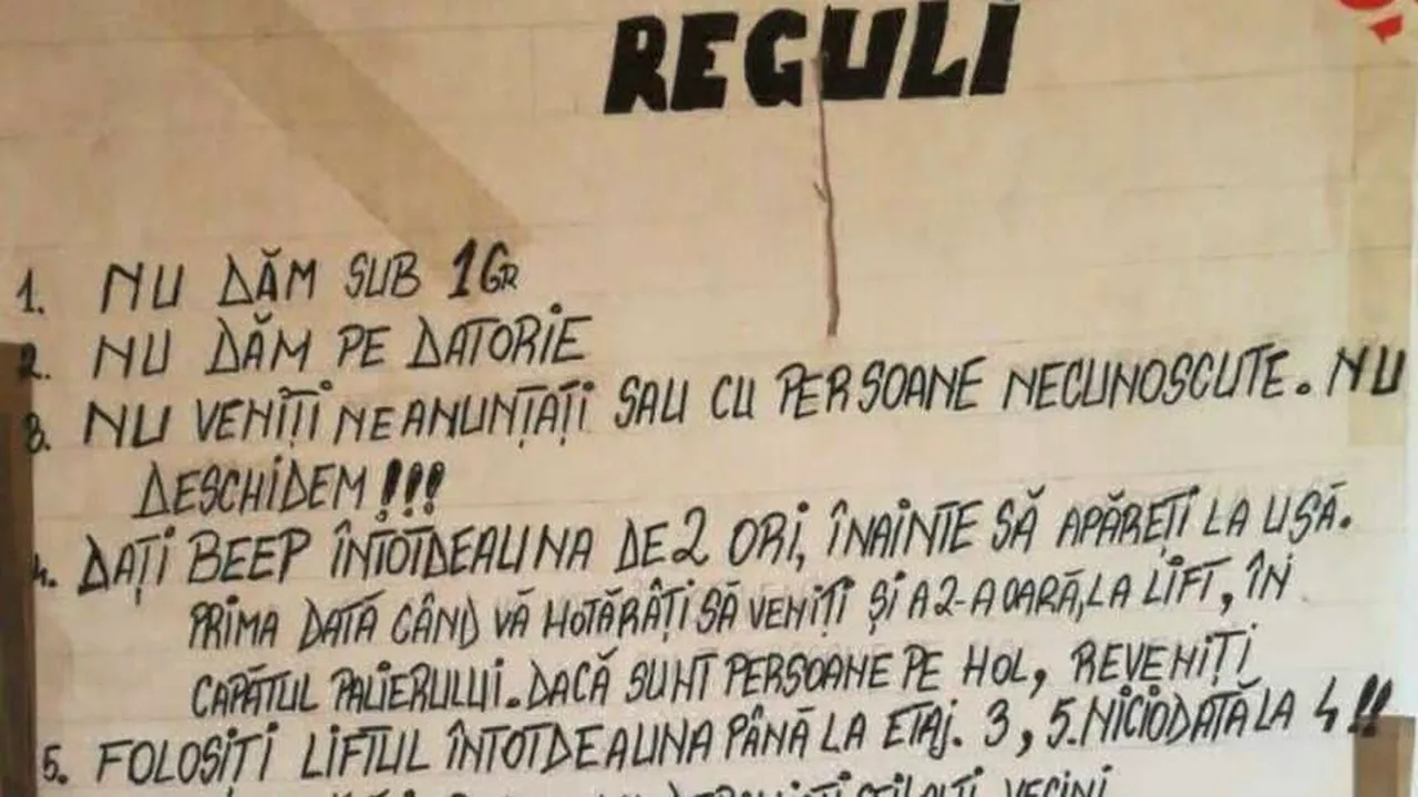 Reguli pentru traficanti, gasite de politie, dupa ce au perchezitionat un tanar. (4) 